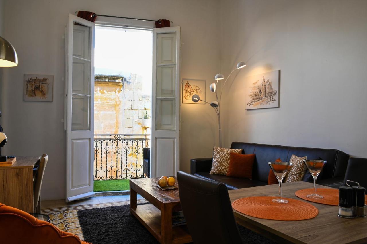 Bebirgu Palazzino Luxury 2 Jacuzzi To Share Apartment Exterior photo